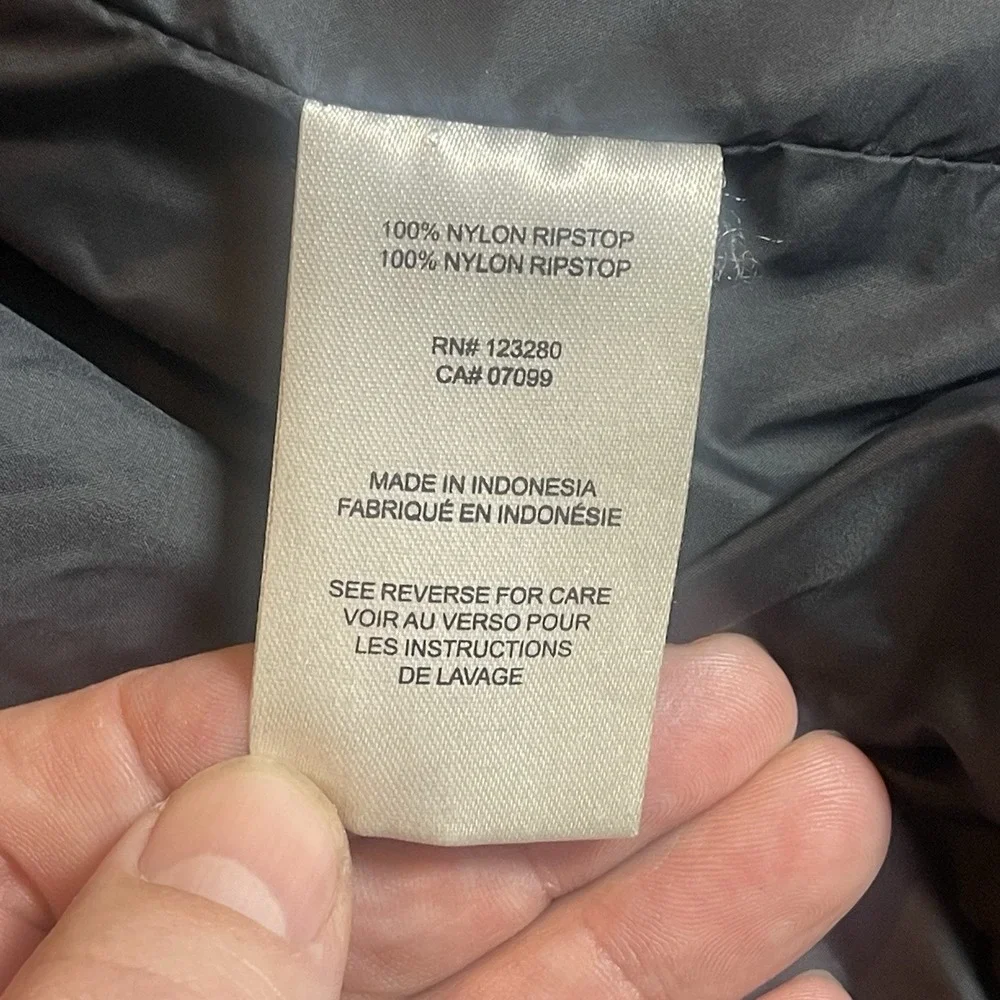 Travis Mathew Men's Large Black Insulated Golf Vest Pockets‎ Ripstop *Flaws*